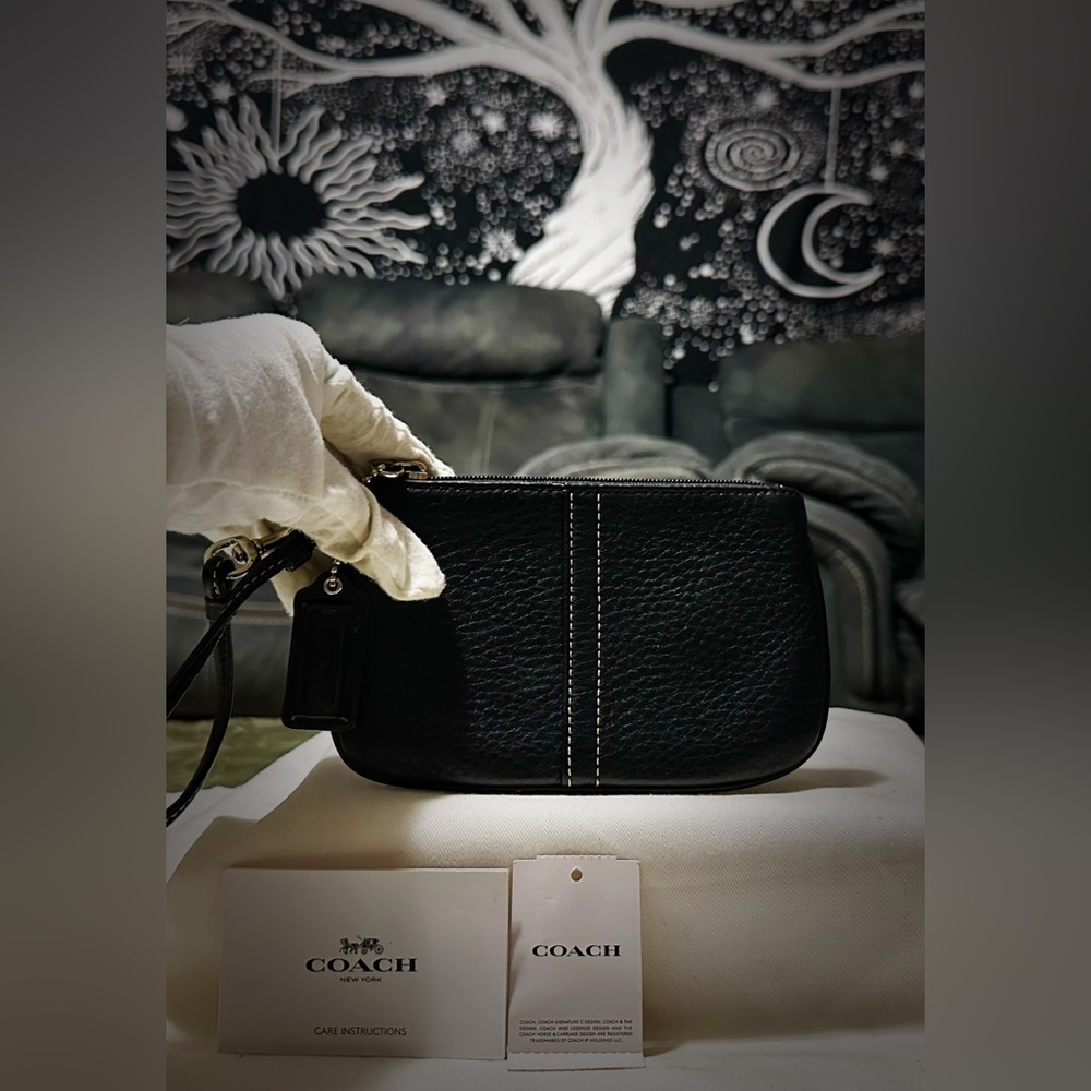 Vintage Y2K Coach clutch wallet Black soft Leather Wristlet with Silver Accents - Picture 6 of 13